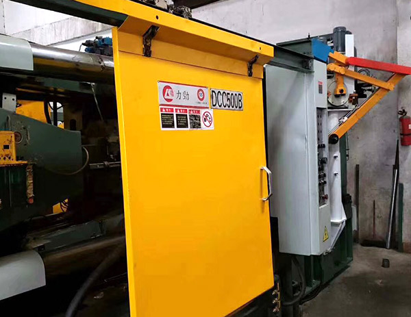 鋁合金壓鑄機(jī) 鋁合金壓鑄機(jī)